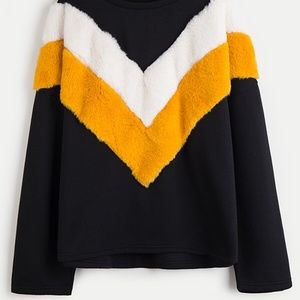 Cut out Faux Fur Panel Sweatshirt